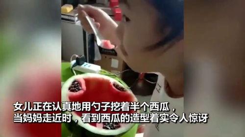 独特的吃瓜技巧视频,轻松解锁夏日消暑新技能