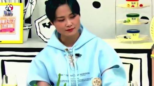 阿姨吃瓜李宇春视频播放,视频播放引发网友热议