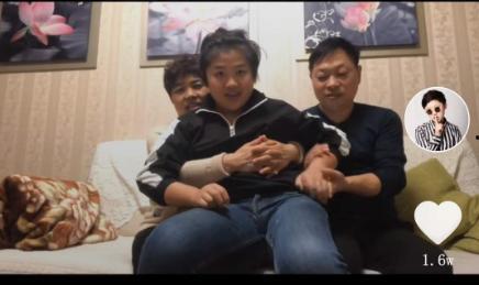 男的讲故事吃瓜视频,揭秘男主播的趣味故事分享时光