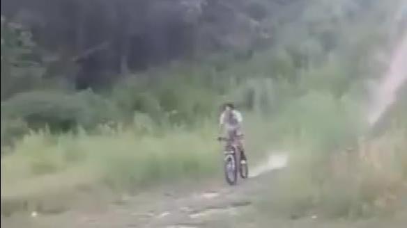 作死吃瓜的视频,作死吃瓜，揭秘视频背后的疯狂冒险