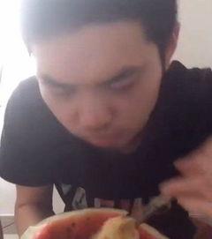作死吃瓜的视频,作死吃瓜，揭秘视频背后的疯狂冒险
