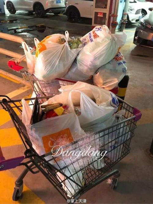 疫情期间群众吃瓜视频,网络舆论场中的社会观察与反思