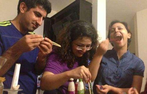 外国人吃老太太瓜视频,外国游客意外品尝老太太瓜引发热议