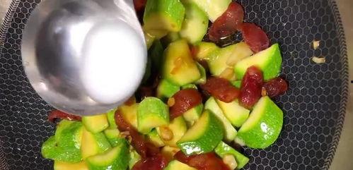 西葫芦瓜好不好熟吃呢视频,轻松掌握烹饪技巧