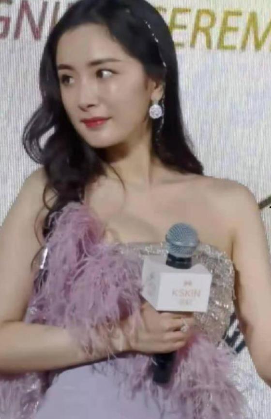 八姐吃瓜少女杨幂视频,揭秘娱乐圈幕后真相