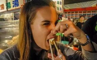 外国人姐妹吃瓜视频,揭秘全球美食圈趣闻