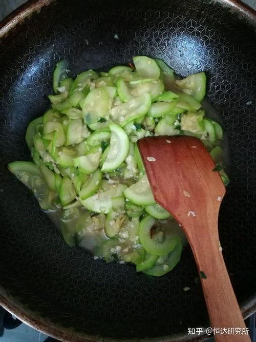 脆瓜儿怎么炒菜吃视频,家常美味，简单易学